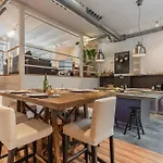 175M Trendy Loft In Luxury District With Premium Amenities