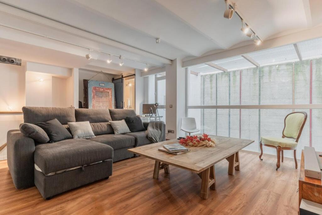 175m Trendy Loft In Luxury District With Premium Amenities